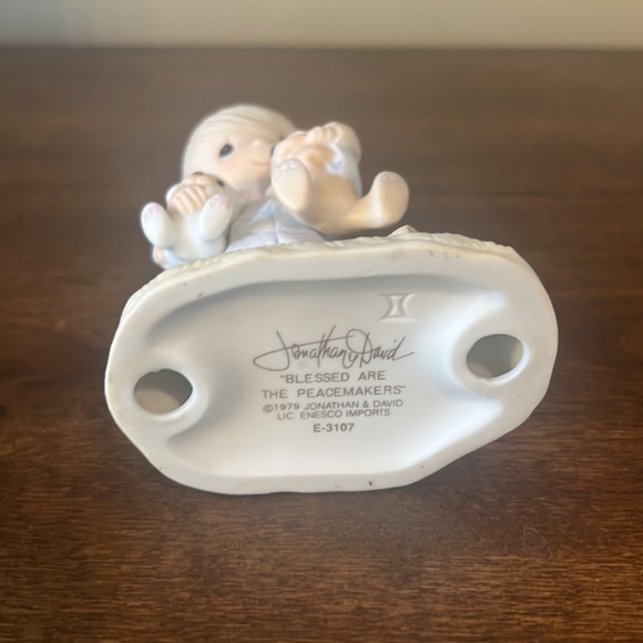 Precious Moments “Blessed are the Peacemakers” - Picture 5 of 7